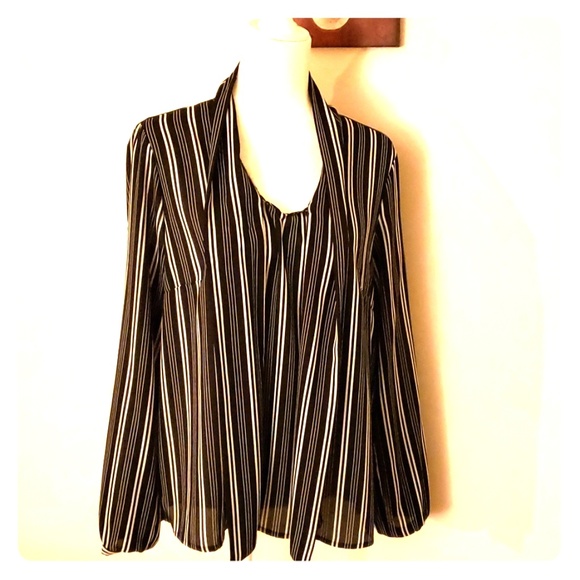 ⚘ 2 for $12 ⚘ Striped VNeck Blouse - Picture 5 of 8